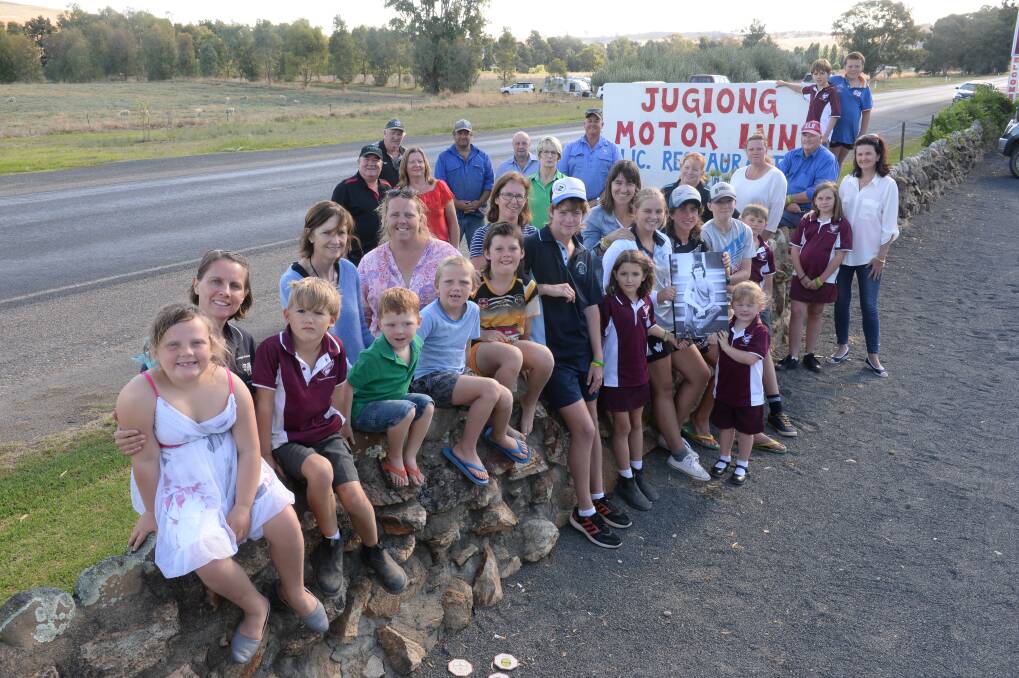 The Jugiong community has raised $11,000 for organ donation and transplant services in the bush, in support of the Herd of Hope charity cattle drive.