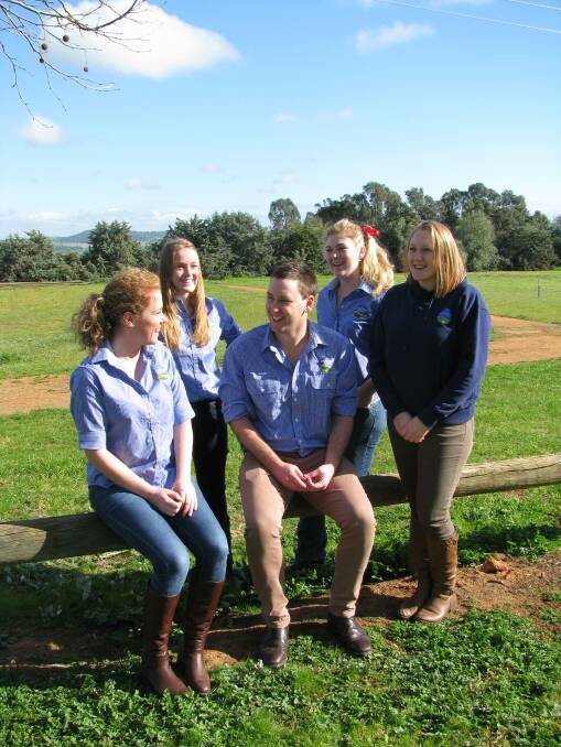 Bachelor of Agricultural Science Jessica Kirkpatrick, Bachelor of Veterinary Science student Anna Rose Markey, Bachelor of Agricultural Science student Paul Sanderson, Bachelor of Agricultural Science Alexandra Trinder and Bachelor of Agricultural Science Claudia Raleigh recently participated in an agricultural leadership course in Canberra.