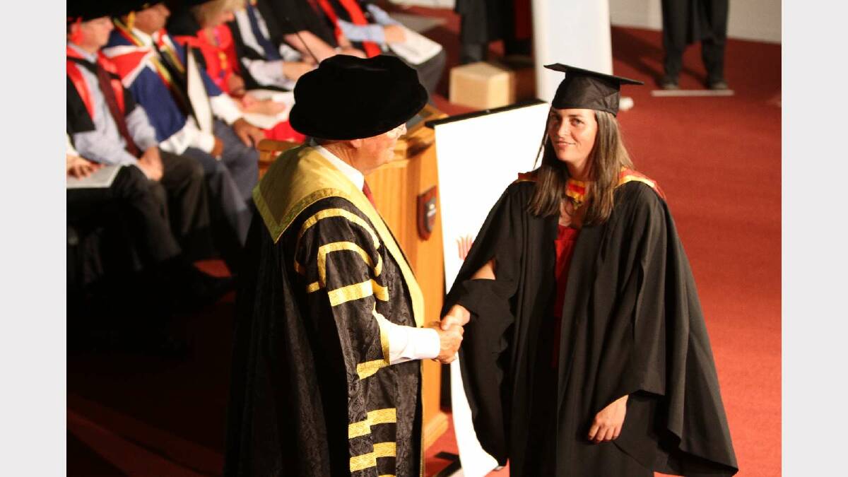 Graduating from Charles Sturt University with a Bachelor of Veterinary Biology/Bachelor of Veterinary Science is Amanda Walker. Picture: Daisy Huntly