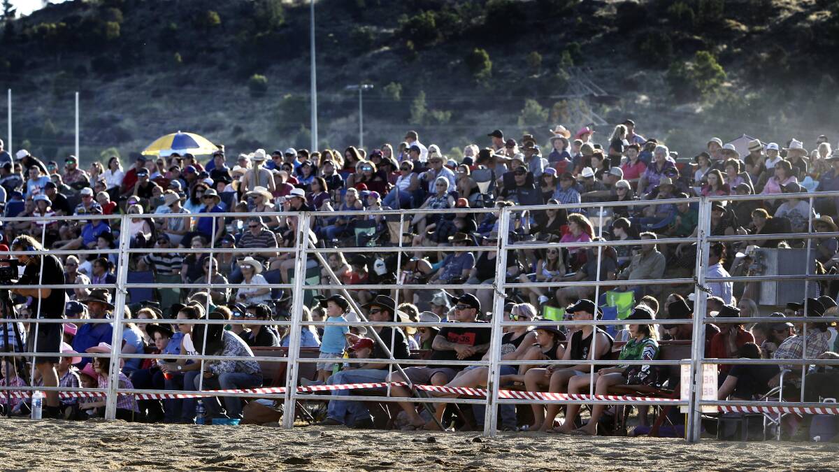 Crowds at the Wagga Pro Rodeo earlier this year. A rodeo is set to come to The Rock this weekend. Picture: Les Smith