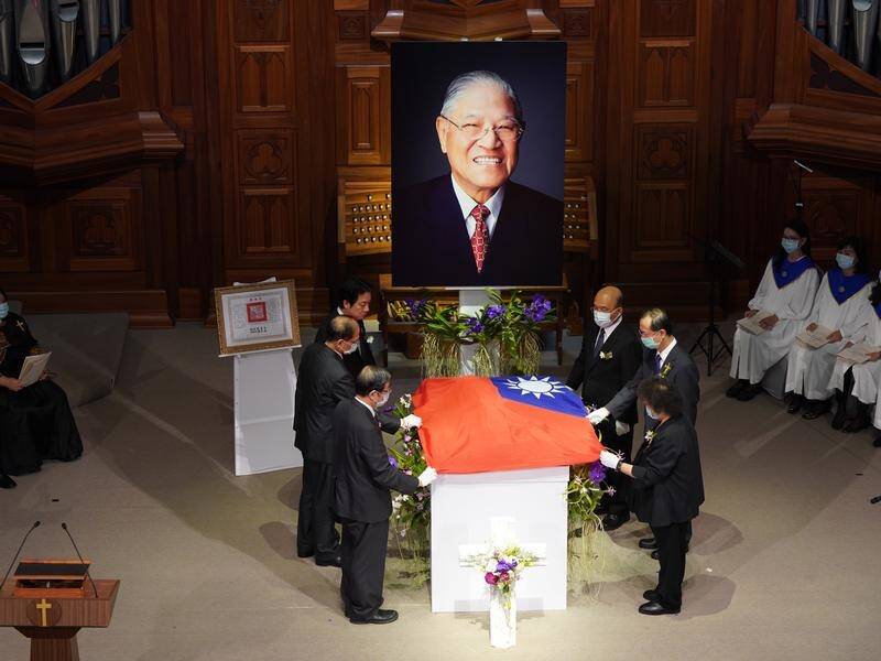 Taiwan's leader and senior government officials have paid tribute to former president Lee Teng-Hui.