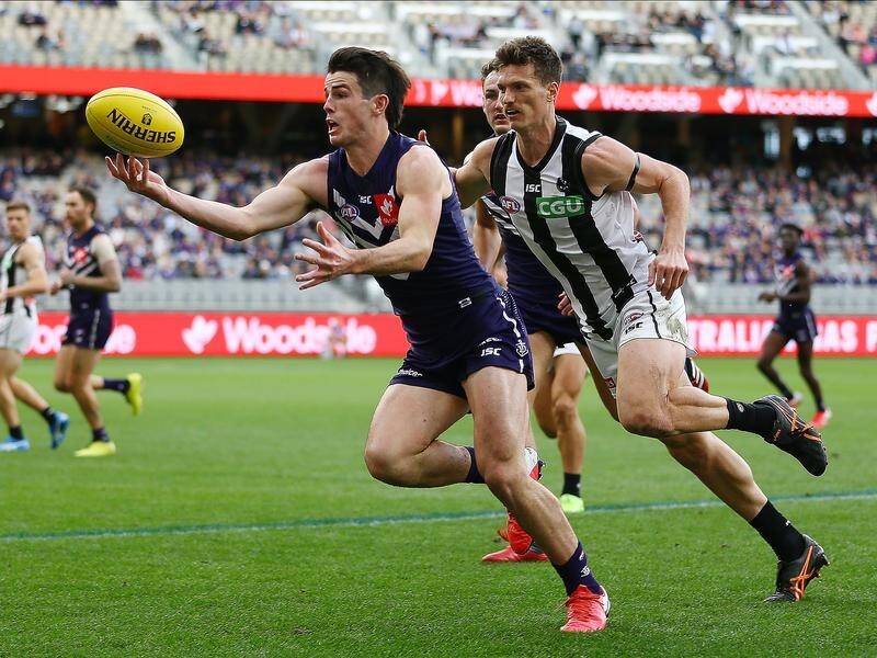 Fremantle midfielder Andrew Brayshaw has extended his time at the Dockers until at least 2025.